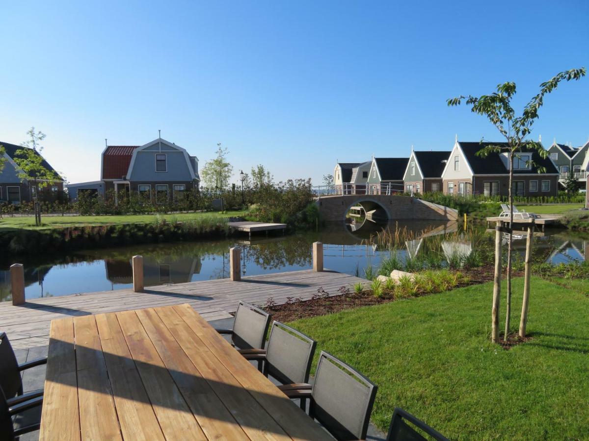Luxurious Water Villa Uitdam Exterior photo