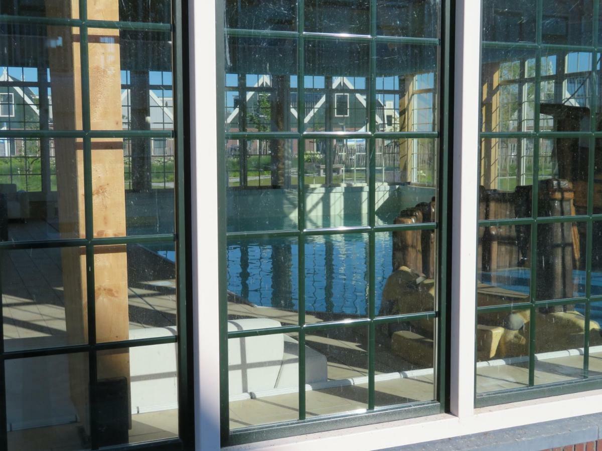 Luxurious Water Villa Uitdam Exterior photo